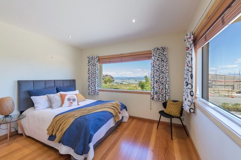 Photo of property in 24 Zeehaen Place, Britannia Heights, Nelson, 7010