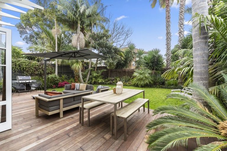 Photo of property in 9 Arawa Avenue, Devonport, Auckland, 0624