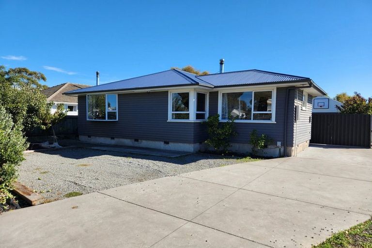 Photo of property in 115 Wainoni Road, Avondale, Christchurch, 8061
