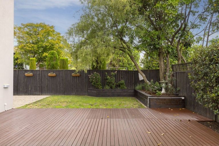 Photo of property in 2/745 Acacia Bay Road, Acacia Bay, Taupo, 3330