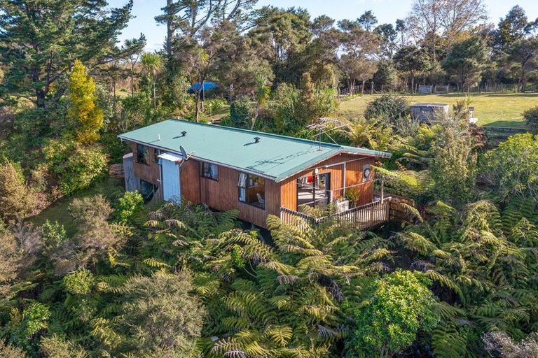 Photo of property in 417 Paremoremo Road, Paremoremo, Auckland, 0632
