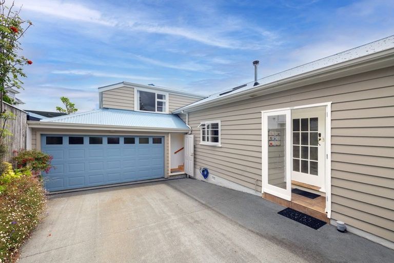 Photo of property in 100 Messines Road, Karori, Wellington, 6012