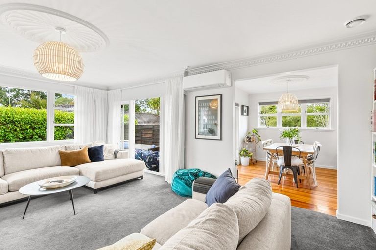 Photo of property in 1 Allington Road, Massey, Auckland, 0614