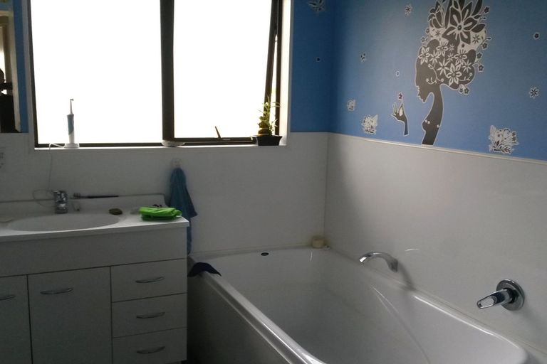 Photo of property in 33 Tawa Street, Hilltop, Taupo, 3330