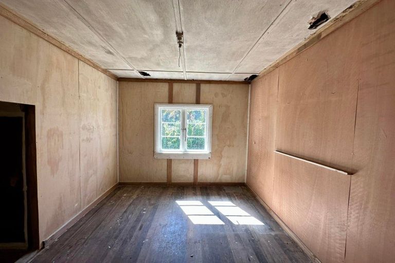 Photo of property in 17 Tongaporutu Road, Ohura, 3926