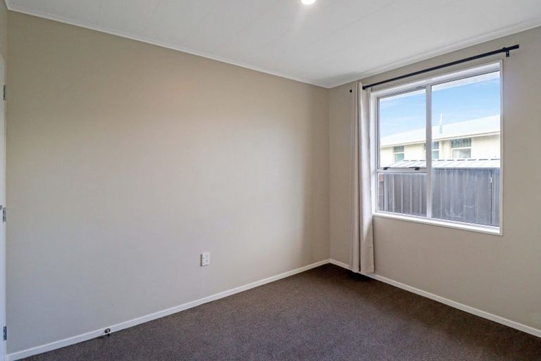 Photo of property in 256a Wellington Road, Wainuiomata, Lower Hutt, 5014