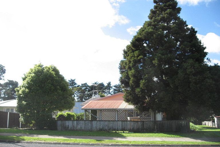 Photo of property in 2/84 Ennis Avenue, Pakuranga Heights, Auckland, 2010