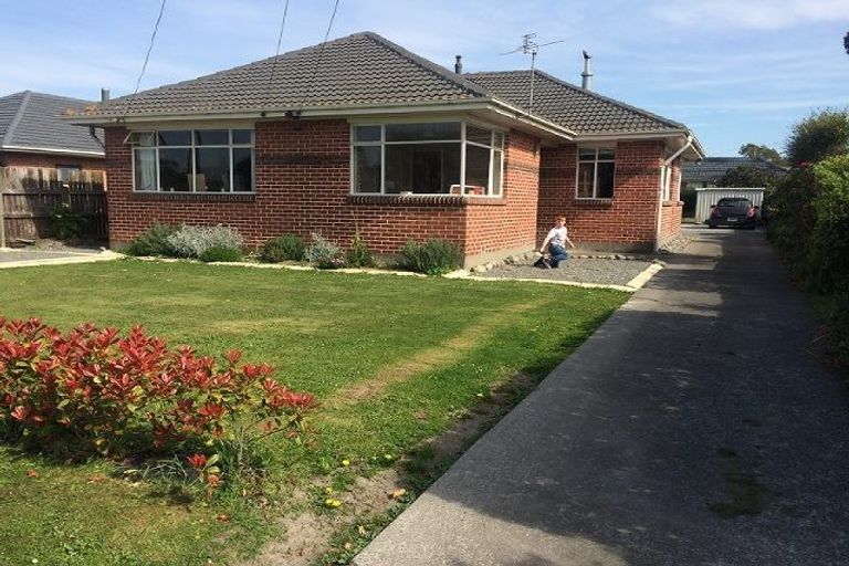 Photo of property in 2 Nyoli Street, Northcote, Christchurch, 8052