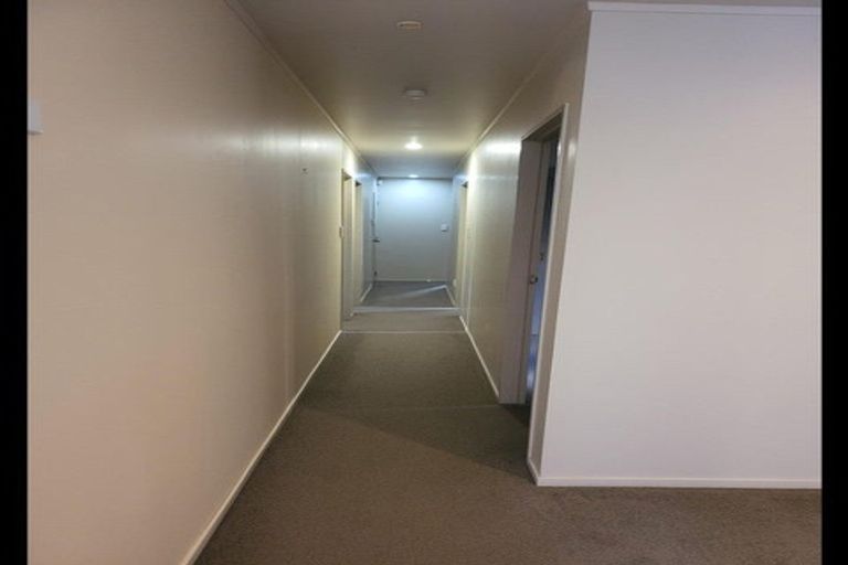 Photo of property in 30 Zefiro Drive, Massey, Auckland, 0614