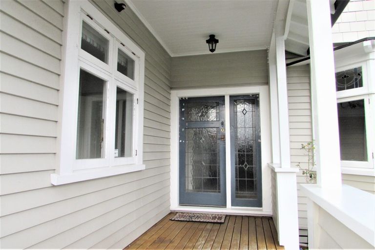 Photo of property in 194 Knights Road, Hutt Central, Lower Hutt, 5011