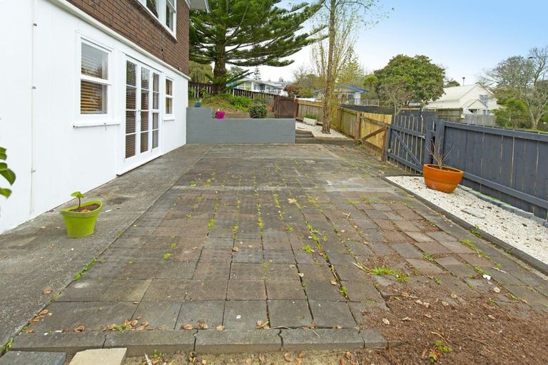 Photo of property in 70 Vandeleur Avenue, Birkdale, Auckland, 0626