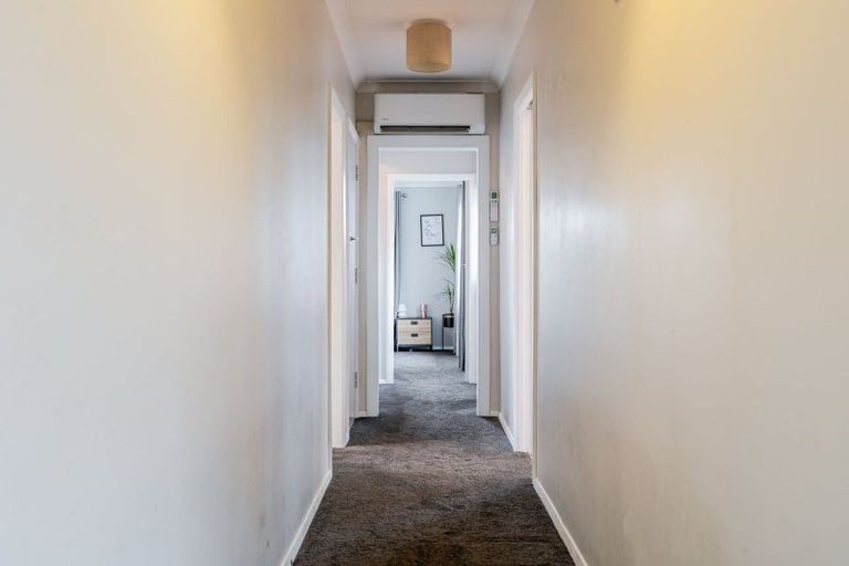 Photo of property in 4 Eton Place, Terrace End, Palmerston North, 4410