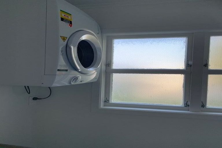 Photo of property in 11 Bluegum Road, Paraparaumu Beach, Paraparaumu, 5032