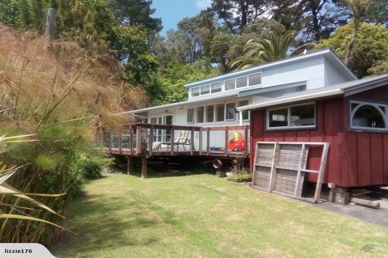 Photo of property in 11 Sandys Parade, Laingholm, Auckland, 0604