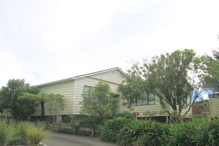 Photo of property in 52 Fraser Avenue, Johnsonville, Wellington, 6037