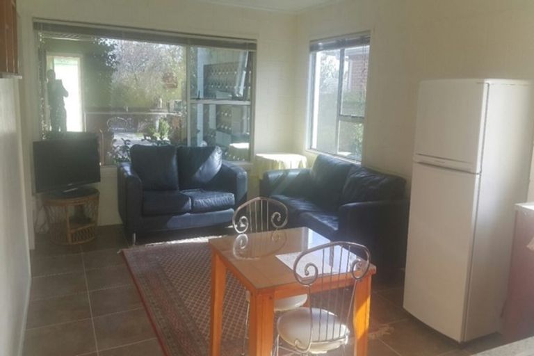 Photo of property in 14 Mickle Street, Te Atatu South, Auckland, 0610