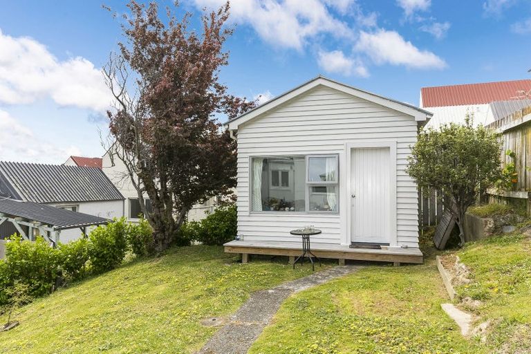 Photo of property in 27 Arlington Street, Mount Cook, Wellington, 6011