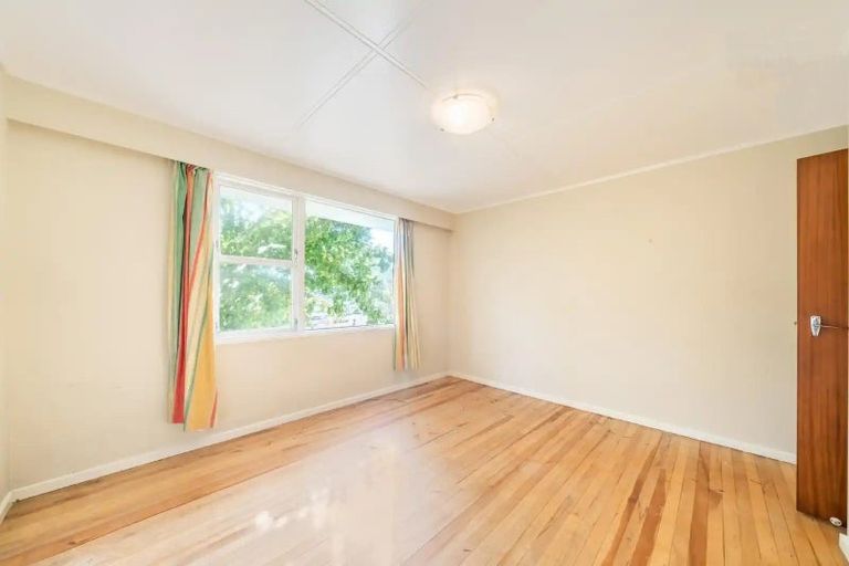 Photo of property in 29 Thomson Grove, Stokes Valley, Lower Hutt, 5019