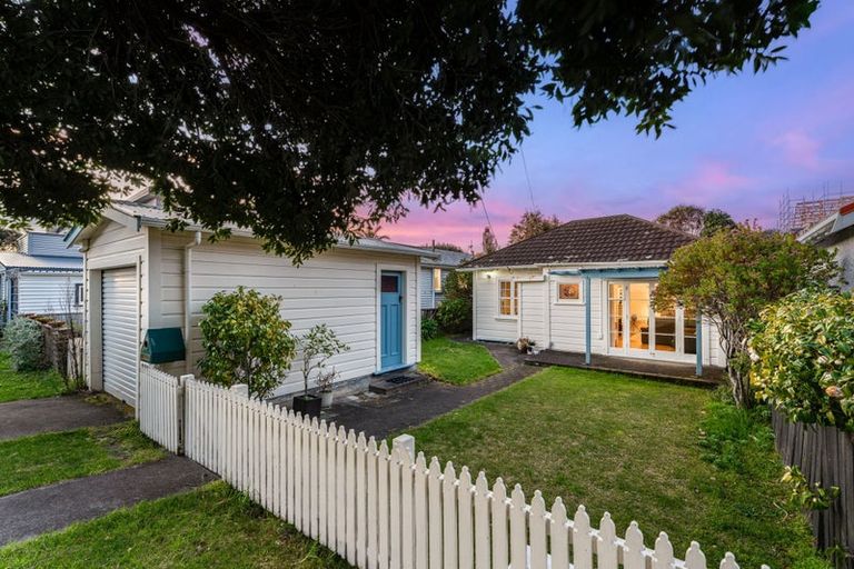 Photo of property in 26 Kauri Street, Eastbourne, Lower Hutt, 5013