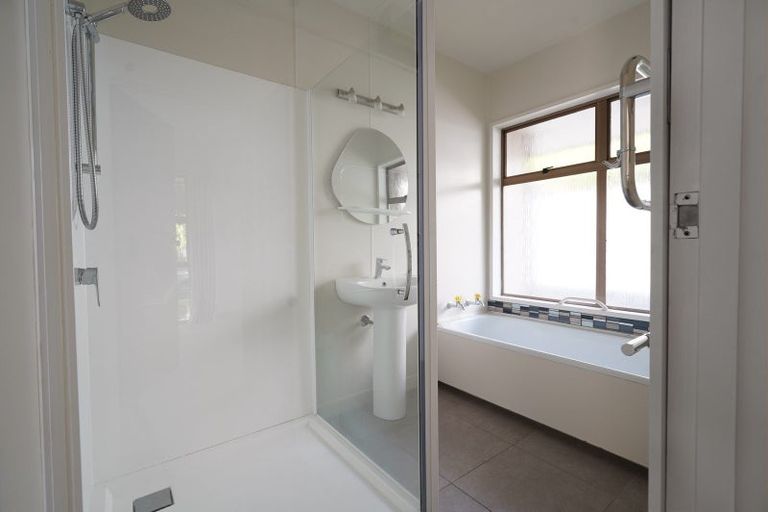 Photo of property in 18a Montgomery Terrace, Hokowhitu, Palmerston North, 4410