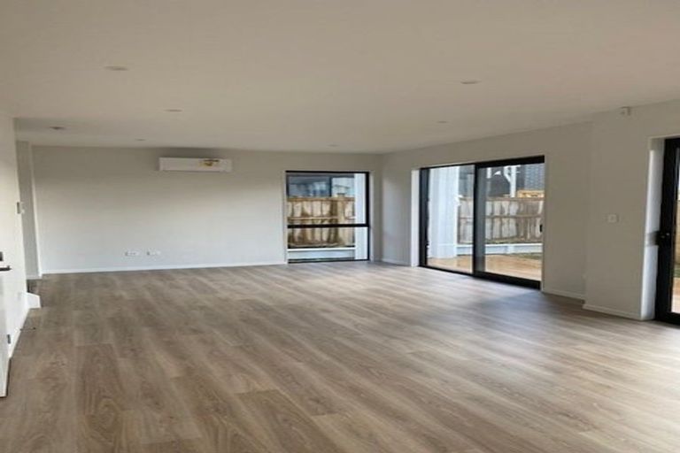 Photo of property in 18a Winfield Road, Kumeu, 0810