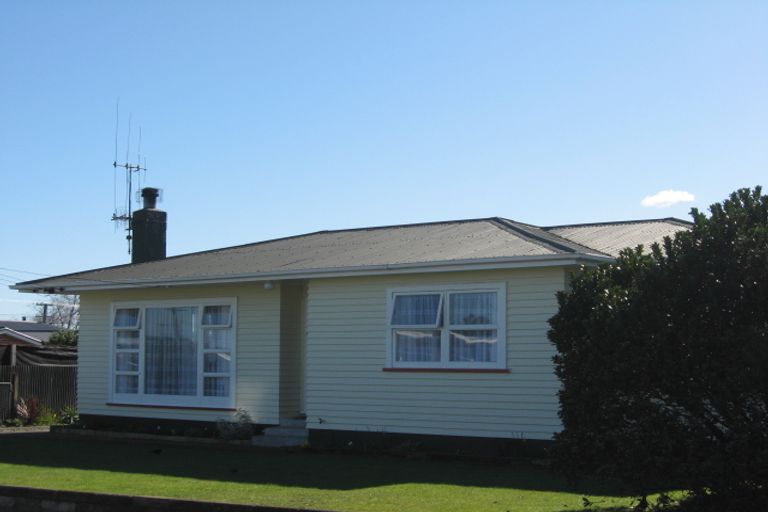 Photo of property in 3 Bledisloe Street, Levin, 5510