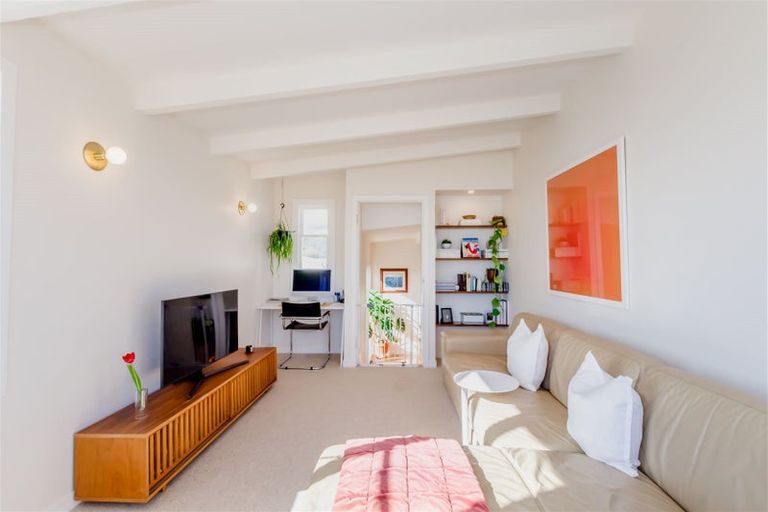 Photo of property in 37 Aperahama Street, Paekakariki, 5034