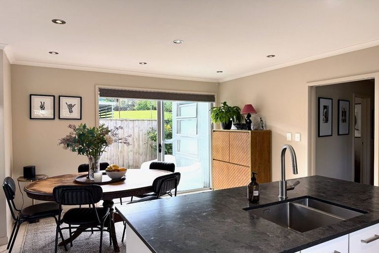 Photo of property in 32b Gilbert Street, New Plymouth, 4310