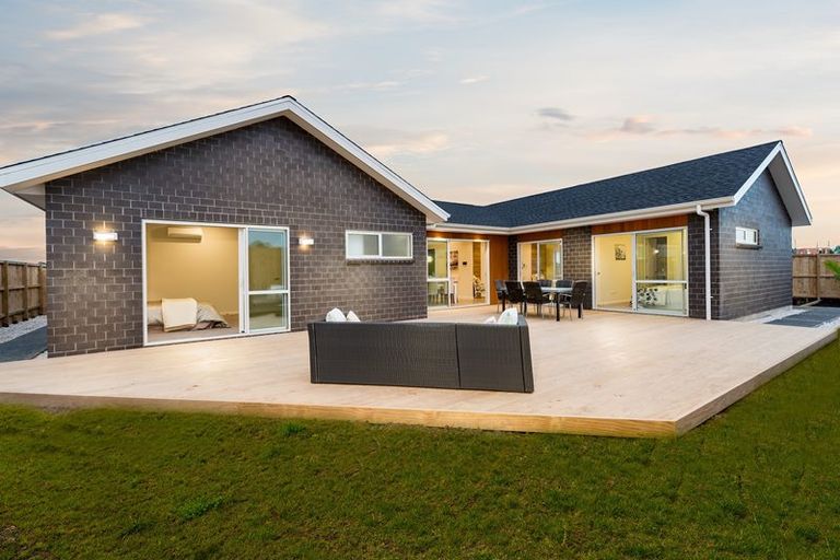 Photo of property in 5 Gemscott Crescent, Huapai, Kumeu, 0810