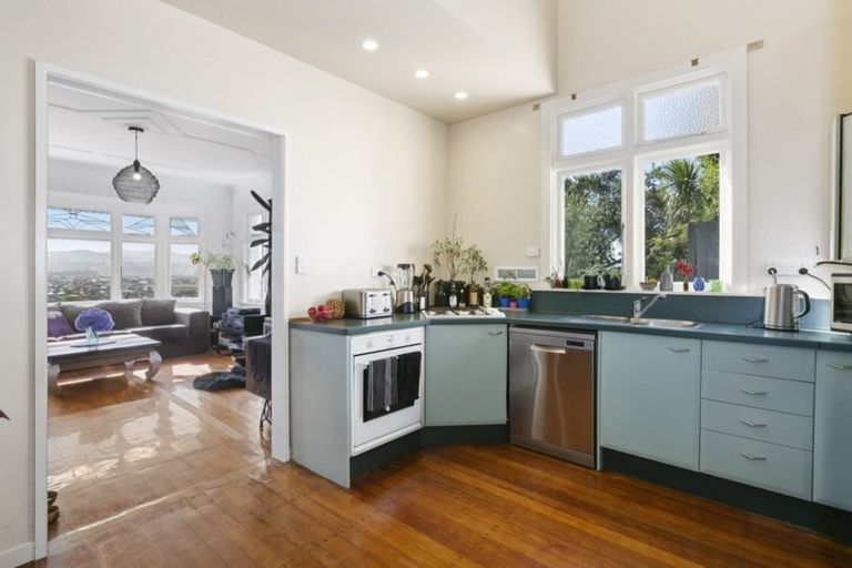 Photo of property in 32 Motu Street, Saint Clair, Dunedin, 9012