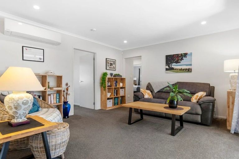 Photo of property in 18 Bill Miller Drive, Papamoa, 3118