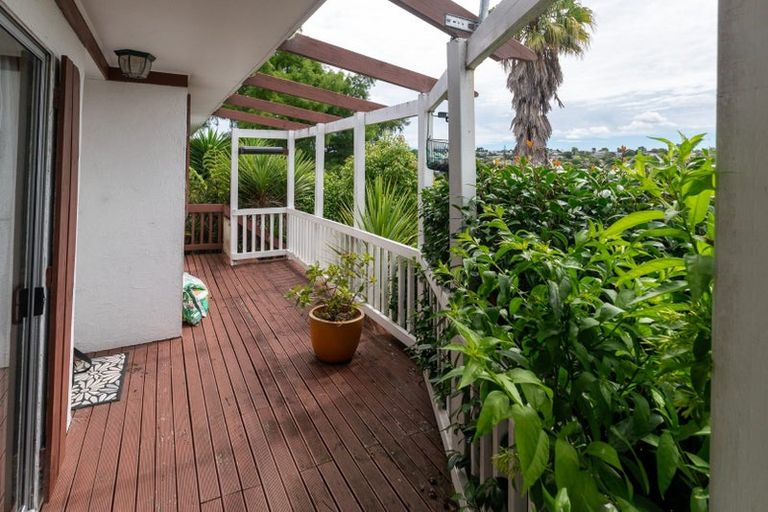 Photo of property in 64 Captain Scott Road, Glen Eden, Auckland, 0602