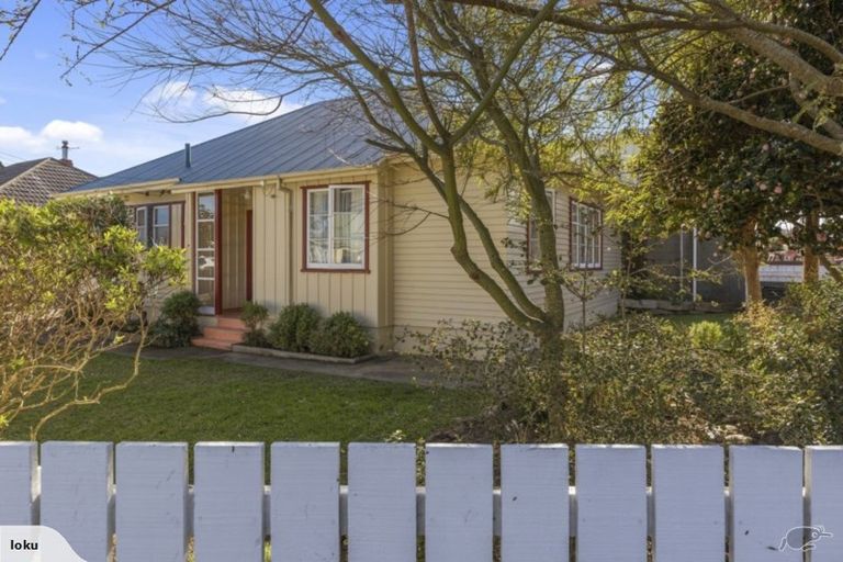 Photo of property in 5 Rumgay Street, Fairfield, Lower Hutt, 5011