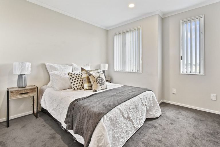 Photo of property in 12 Saddleback Crescent, Papakura, 2110