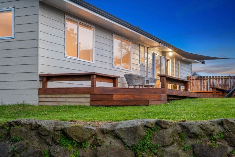 Photo of property in 6 Augustus Earle Place, Pukehangi, Rotorua, 3015