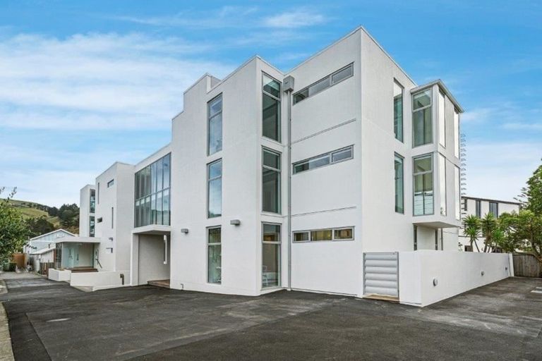 Photo of property in 2/22 Esplanade, Sumner, Christchurch, 8081