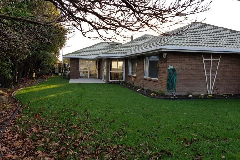 Photo of property in 51 Queenspark Drive, Parklands, Christchurch, 8083
