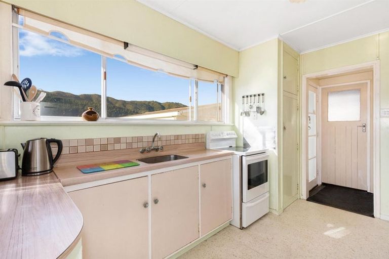 Photo of property in 236 Wellington Road, Wainuiomata, Lower Hutt, 5014
