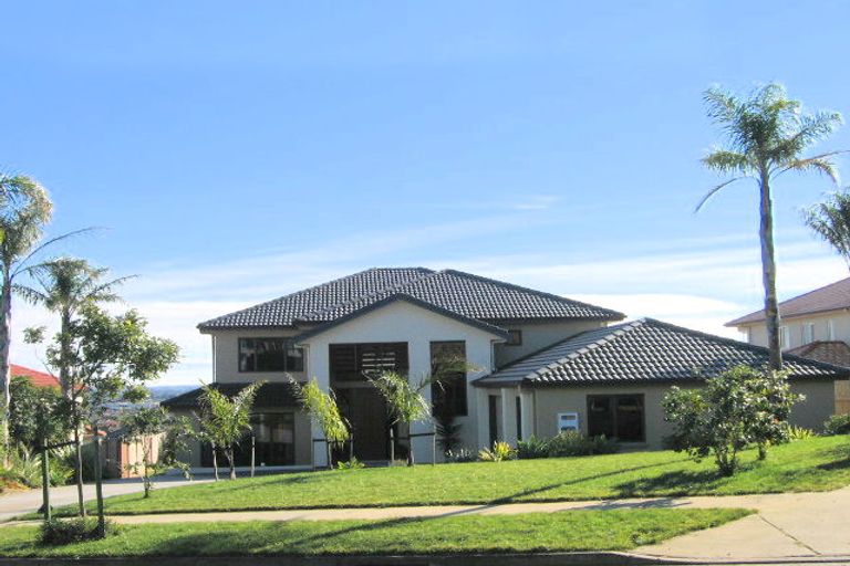 Photo of property in 8 Armstrong Farm Drive, East Tamaki Heights, Auckland, 2016