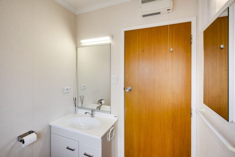 Photo of property in 3/180 Gloucester Street, Taradale, Napier, 4112