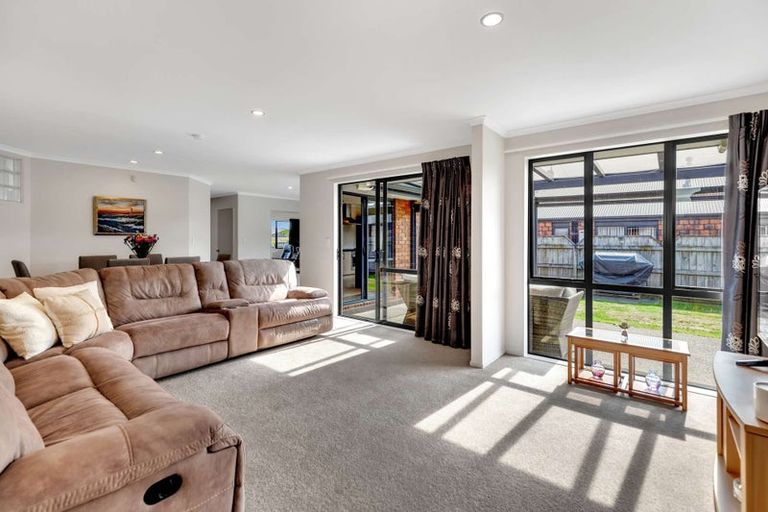 Photo of property in 4 Barry Curtis Place, Levin, 5510