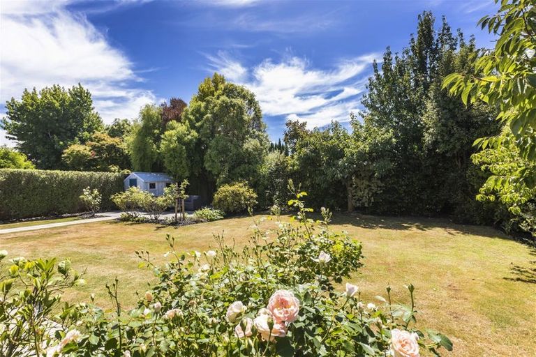 Photo of property in 72 Memorial Avenue, Ilam, Christchurch, 8053