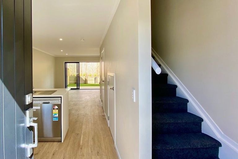 Photo of property in 7/125b Metcalfe Road, Ranui, Auckland, 0612