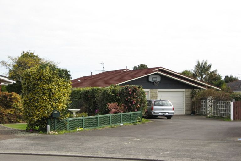 Photo of property in 10 Hunter Place, Merrilands, New Plymouth, 4312