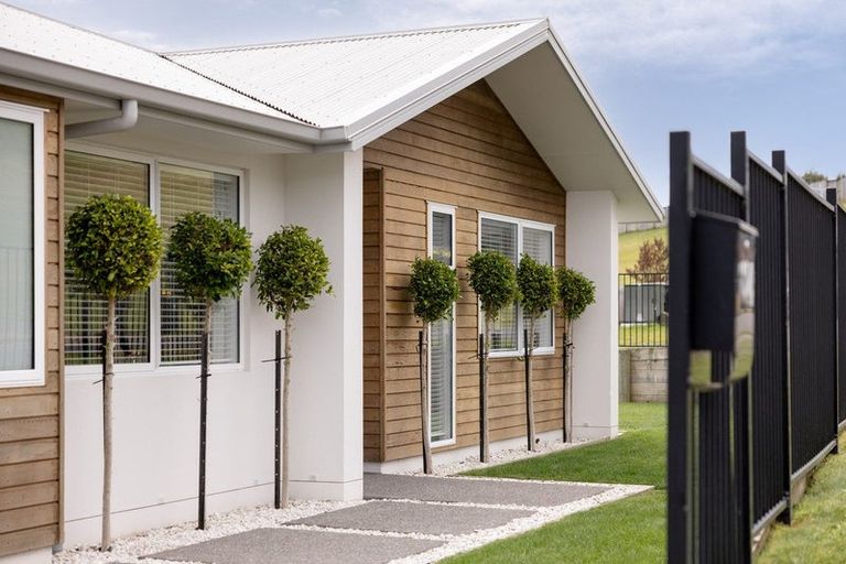 Photo of property in 74 Whakaturou Crescent, Pyes Pa, Tauranga, 3112