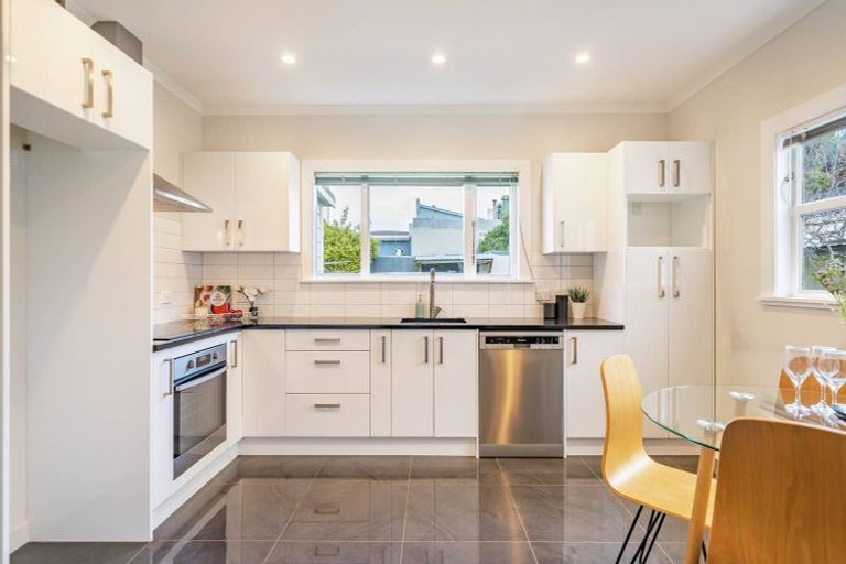 Photo of property in 22 Elizabeth Street, Petone, Lower Hutt, 5012