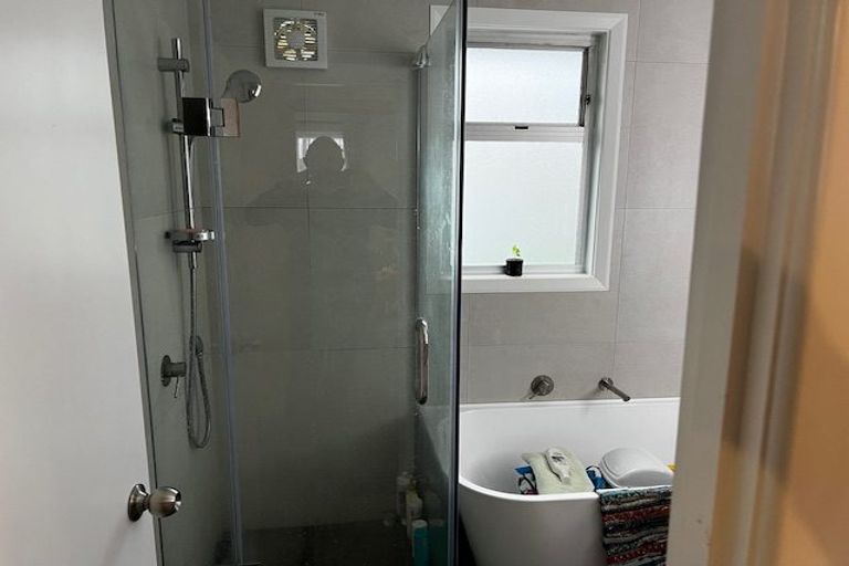 Photo of property in 41b Vera Road, Te Atatu South, Auckland, 0610