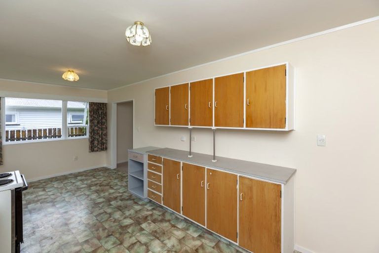 Photo of property in 17 Buckley Grove, Paraparaumu, 5032