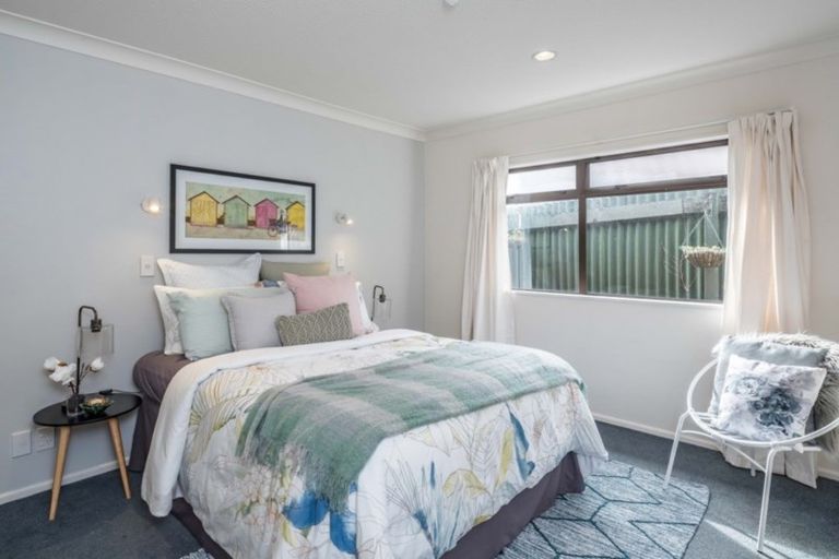 Photo of property in 1 Inverell Place, Waikanae, 5036