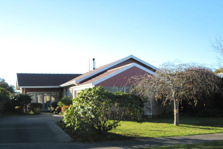 Photo of property in 32 Sarabande Avenue, Redwood, Christchurch, 8051